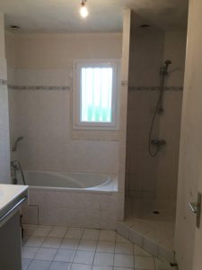 Réalisation Aqua'Rénov : avant rénovation de salle de bains aux Sorinières